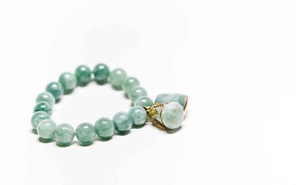 Bijoux en pierre naturelle : comment les choisir et les entretenir ?