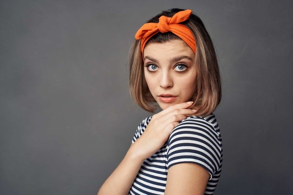 Quels sont les rôles des accessoires pour cheveux dans la mode féminine ?