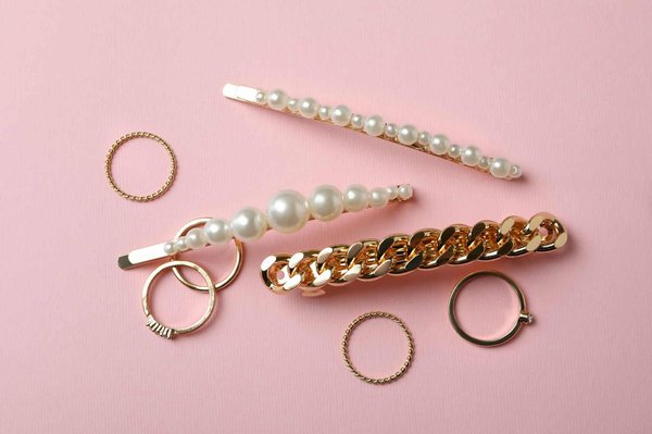 Barrettes cheveux femme chic : les tendances sur le marché