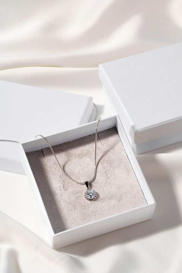 Quels sont les avantages à considérer pour un bijou de luxe ?