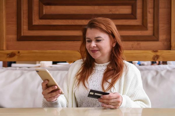 Vêtement femme en ligne : guide pour des achats réussis