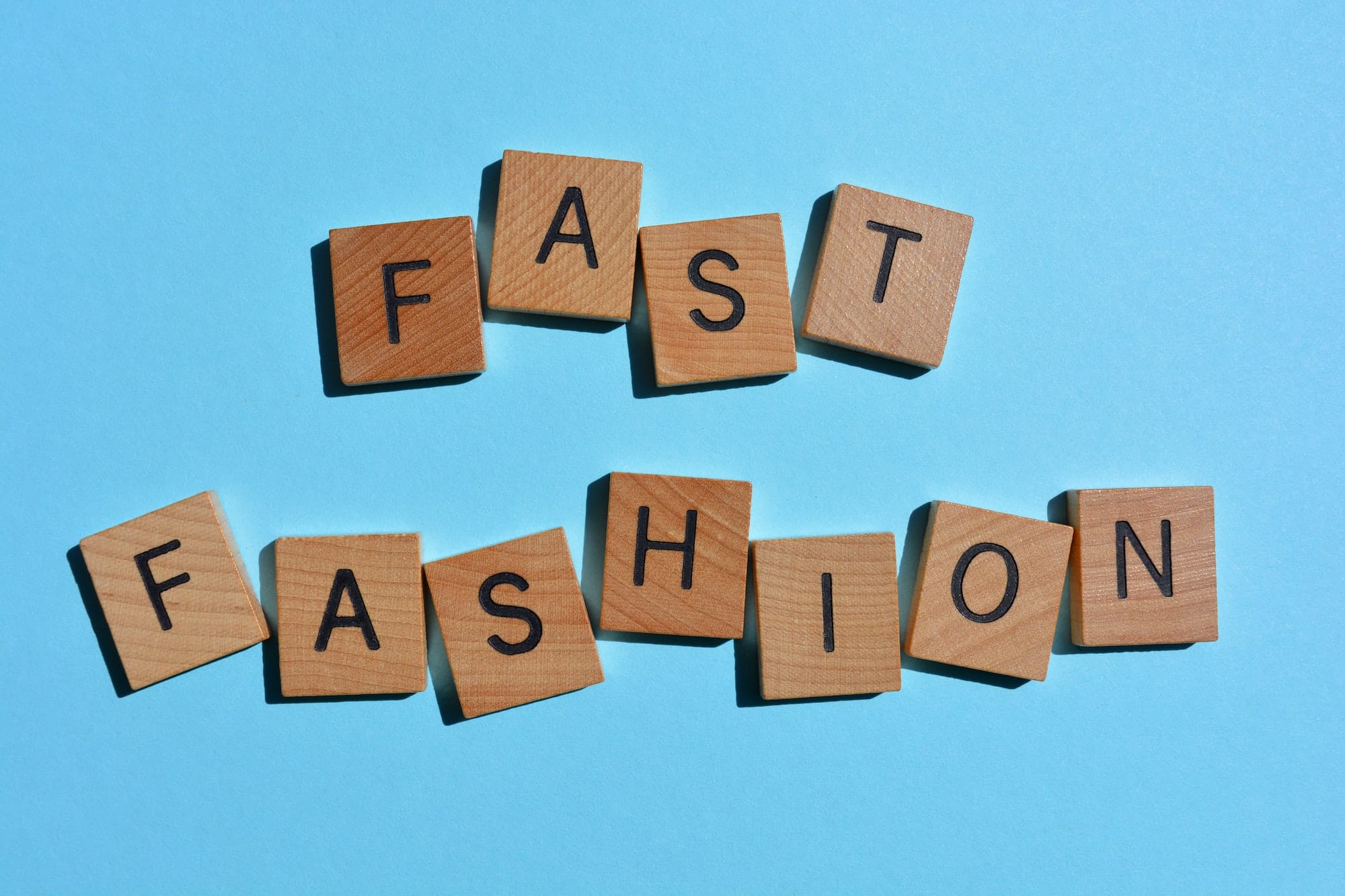La fast-fashion : un désastre pour l’industrie de la mode et l’environnement ?
